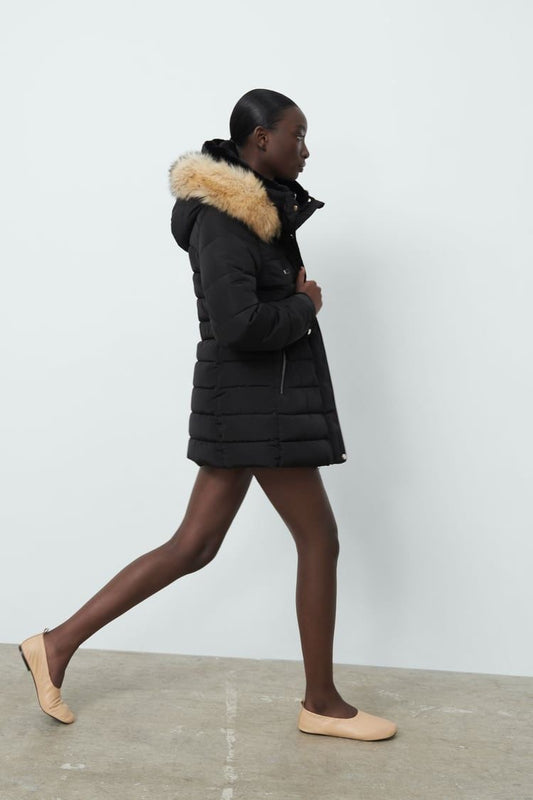 the black waterproof jacket with furr  Colors: black - white