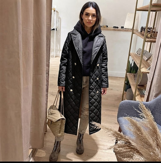 🧥 CHIC QUILTED VOYAGE